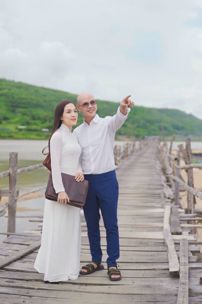 Phan Đinh Tùng cùng bà xã tái hiện miền ký ức ngọt ngào trong MV mới “Cho tôi được trở về”- Ảnh 4. Phan Đinh Tùng cùng bà xã tái hiện miền ký ức ngọt ngào trong MV mới “Cho tôi được trở về”- Ảnh 4.