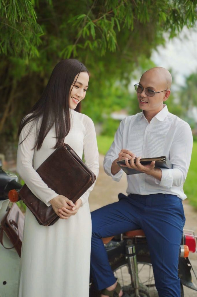 Phan Đinh Tùng cùng bà xã tái hiện miền ký ức ngọt ngào trong MV mới “Cho tôi được trở về”- Ảnh 2. Phan Đinh Tùng cùng bà xã tái hiện miền ký ức ngọt ngào trong MV mới “Cho tôi được trở về”- Ảnh 2.