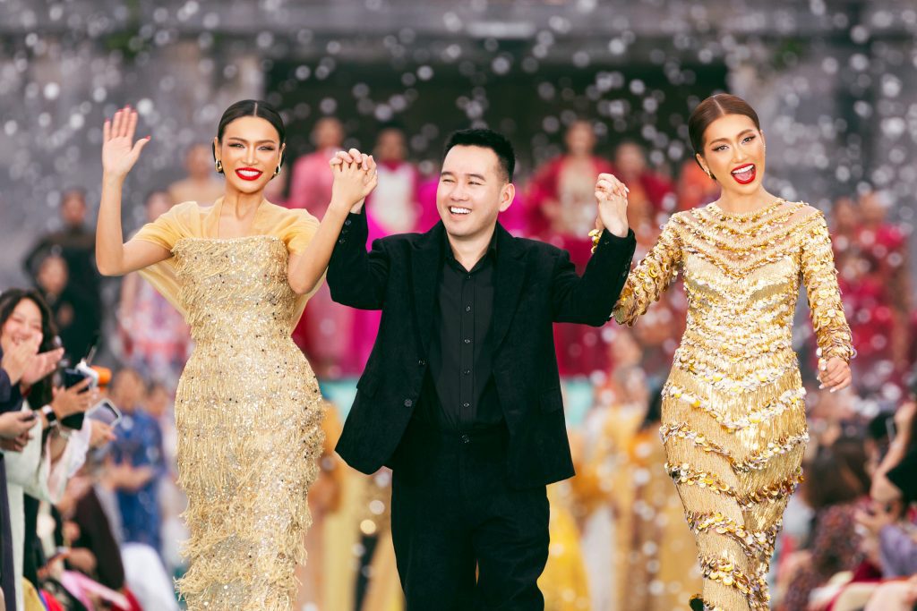 Fashion show "Hello Cosmo From Vietnam" mùa 2: Hơn 70 thí sinh trình diễn thời trang ấn tượng tại Quảng trường Ngọ Môn - Đại Nội Huế- Ảnh 5. Fashion show "Hello Cosmo From Vietnam" mùa 2: Hơn 70 thí sinh trình diễn thời trang ấn tượng tại Quảng trường Ngọ Môn - Đại Nội Huế- Ảnh 5.