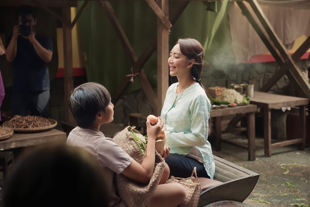 Thu Trang "chơi lớn" l&agrave;m sống lại khu phố sầm uất - T&acirc;n Ch&acirc;u, huy động diễn vi&ecirc;n quần ch&uacute;ng h&ugrave;ng hậu trong "Ai thương ai mến"- Ảnh 2.