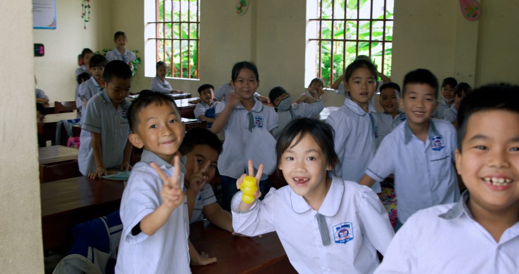 "Chân trời rực rỡ" - Phim tài liệu âm nhạc tôn vinh hành trình tìm về nguồn cội chính thức ra mắt khán giả đại chúng- Ảnh 2. "Chân trời rực rỡ" - Phim tài liệu âm nhạc tôn vinh hành trình tìm về nguồn cội chính thức ra mắt khán giả đại chúng- Ảnh 2.