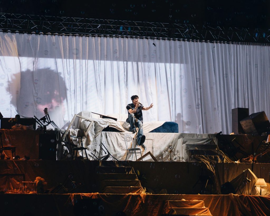 HIEUTHUHAI lần đầu mang set diễn hoành tráng đến Hà Nội, chốt hạ dàn lineup GENfest Presents MBILLION- Ảnh 3. HIEUTHUHAI lần đầu mang set diễn hoành tráng đến Hà Nội, chốt hạ dàn lineup GENfest Presents MBILLION- Ảnh 3.