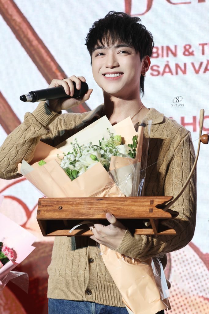 SOOBIN đưa Xẩm cổ truyền đến gần hơn với Gen Z thông qua dự án "Xẩm đến trường"- Ảnh 1. SOOBIN đưa Xẩm cổ truyền đến gần hơn với Gen Z thông qua dự án "Xẩm đến trường"- Ảnh 1.