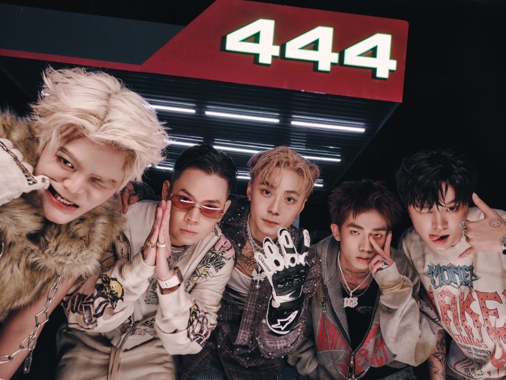 WOKEUP ra mắt full set Performance Video cho EP đầu tay, Orange xuất hiện đầy cuốn h&uacute;t- Ảnh 4.