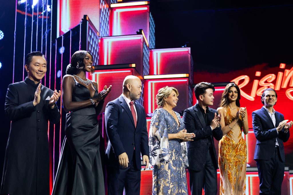 Runner Up Miss Cosmo 2024 xúc động trên sân khấu final walk, Mai Phương khuấy động đêm Jury Session cùng Top 71 Miss Cosmo 2025- Ảnh 2. Runner Up Miss Cosmo 2024 xúc động trên sân khấu final walk, Mai Phương khuấy động đêm Jury Session cùng Top 71 Miss Cosmo 2025- Ảnh 2.