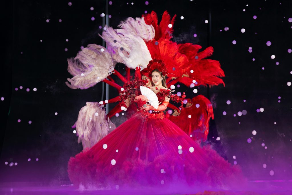 D&agrave;n nghệ sĩ quốc tế v&agrave; Việt Nam "đốt ch&aacute;y" s&acirc;n khấu Cosmo Beauty Music Fest- Ảnh 12.