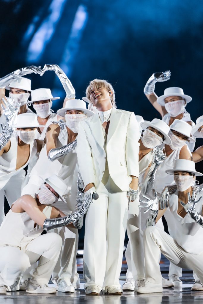 D&agrave;n nghệ sĩ quốc tế v&agrave; Việt Nam "đốt ch&aacute;y" s&acirc;n khấu Cosmo Beauty Music Fest- Ảnh 13.