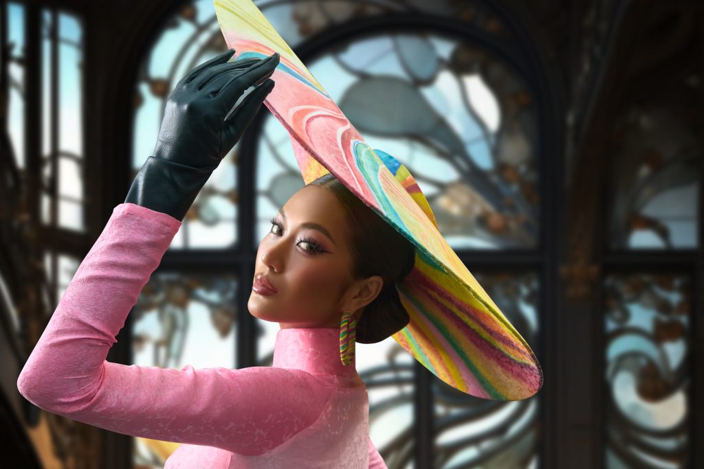 Top 2 Miss Cosmo 2024 hóa "Cô Ba Sài Gòn", quảng bá văn hóa Việt trước thềm khép lại nhiệm kỳ rực rỡ- Ảnh 1. Top 2 Miss Cosmo 2024 hóa "Cô Ba Sài Gòn", quảng bá văn hóa Việt trước thềm khép lại nhiệm kỳ rực rỡ- Ảnh 1.