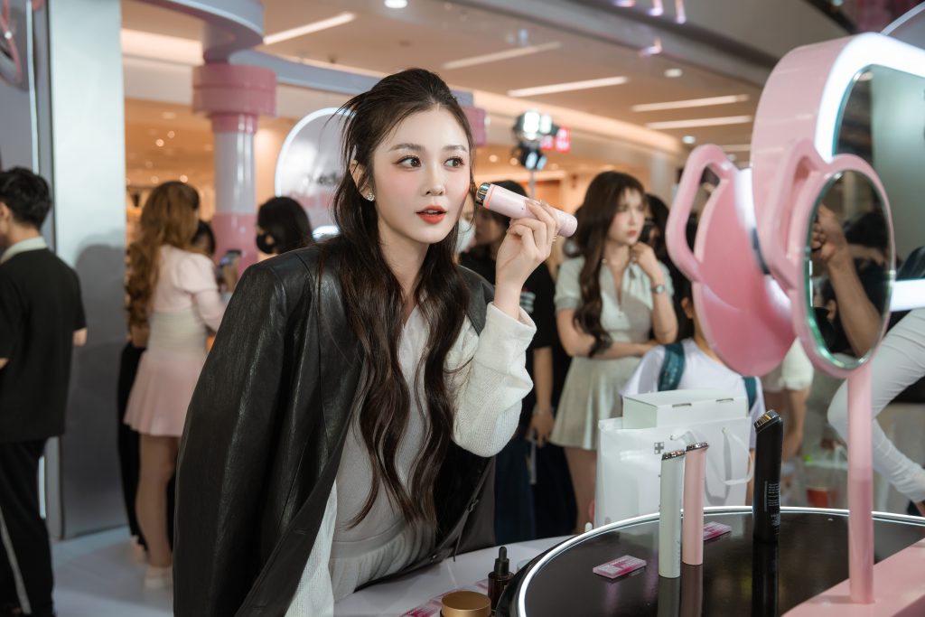 Ribi Sachi, Lucie Nguyễn chia sẻ b&iacute; k&iacute;p lu&ocirc;n giữ l&agrave;n da rạng ngời, trắng s&aacute;ng- Ảnh 3.