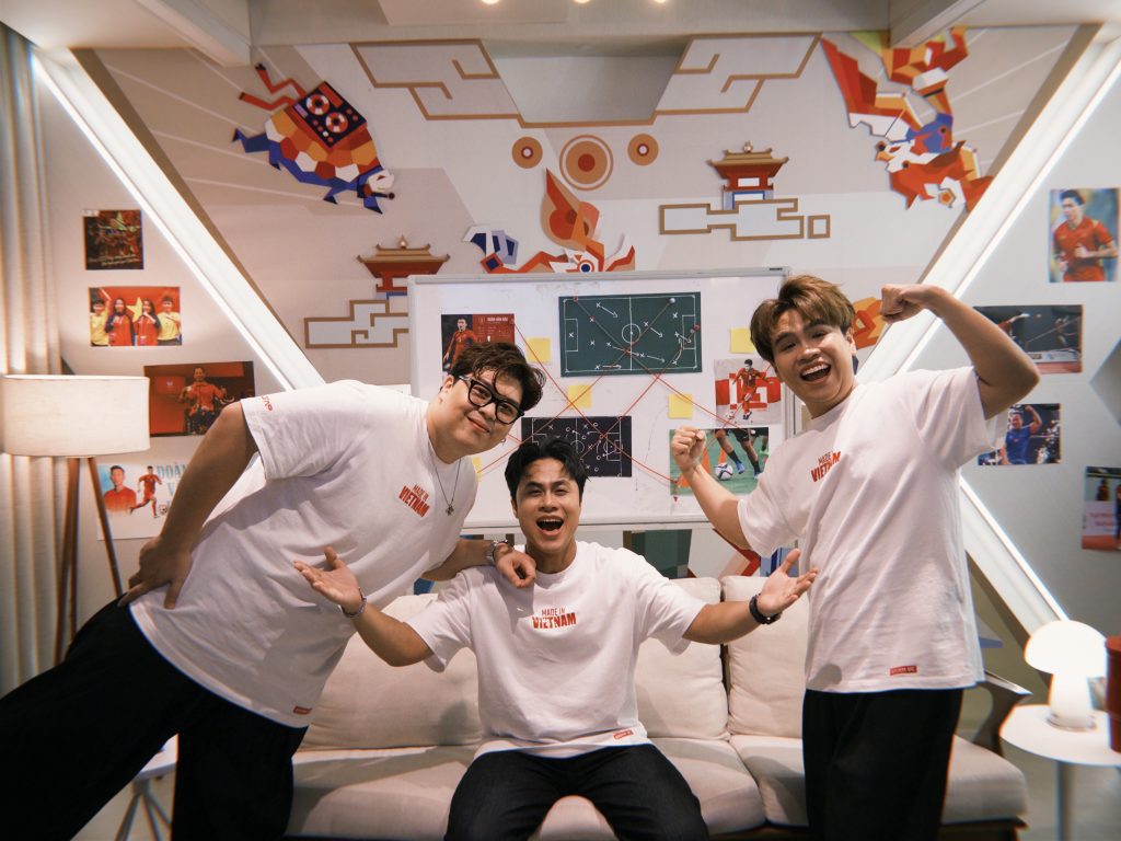 Đo&agrave;n Văn Hậu xuất hiện trong dự &aacute;n &acirc;m nhạc mới của DTAP c&ugrave;ng ca sĩ Ho&agrave;ng B&aacute;ch v&agrave; Phương Thanh- Ảnh 1.