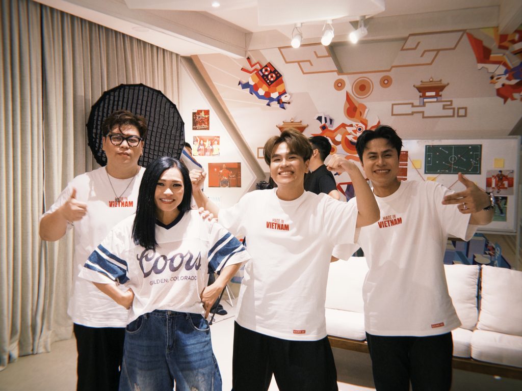 Đo&agrave;n Văn Hậu xuất hiện trong dự &aacute;n &acirc;m nhạc mới của DTAP c&ugrave;ng ca sĩ Ho&agrave;ng B&aacute;ch v&agrave; Phương Thanh- Ảnh 8.