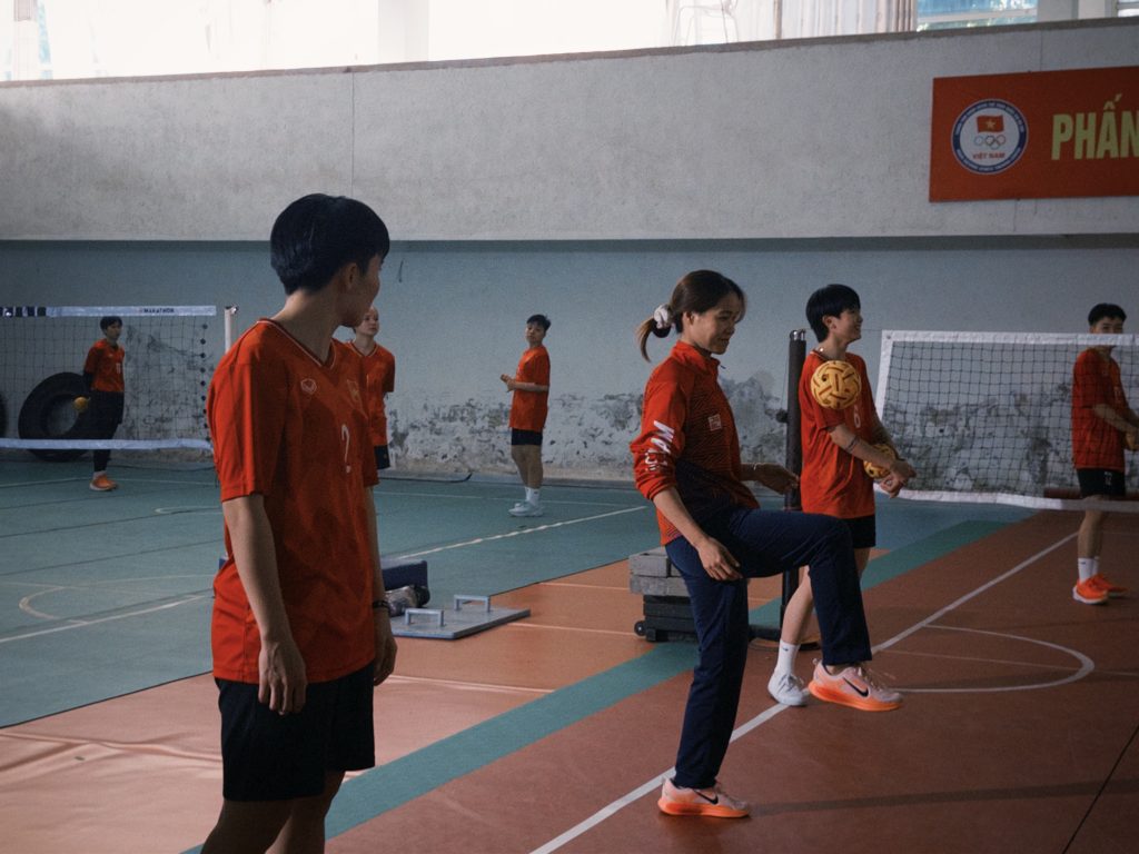 Đo&agrave;n Văn Hậu xuất hiện trong dự &aacute;n &acirc;m nhạc mới của DTAP c&ugrave;ng ca sĩ Ho&agrave;ng B&aacute;ch v&agrave; Phương Thanh- Ảnh 7.