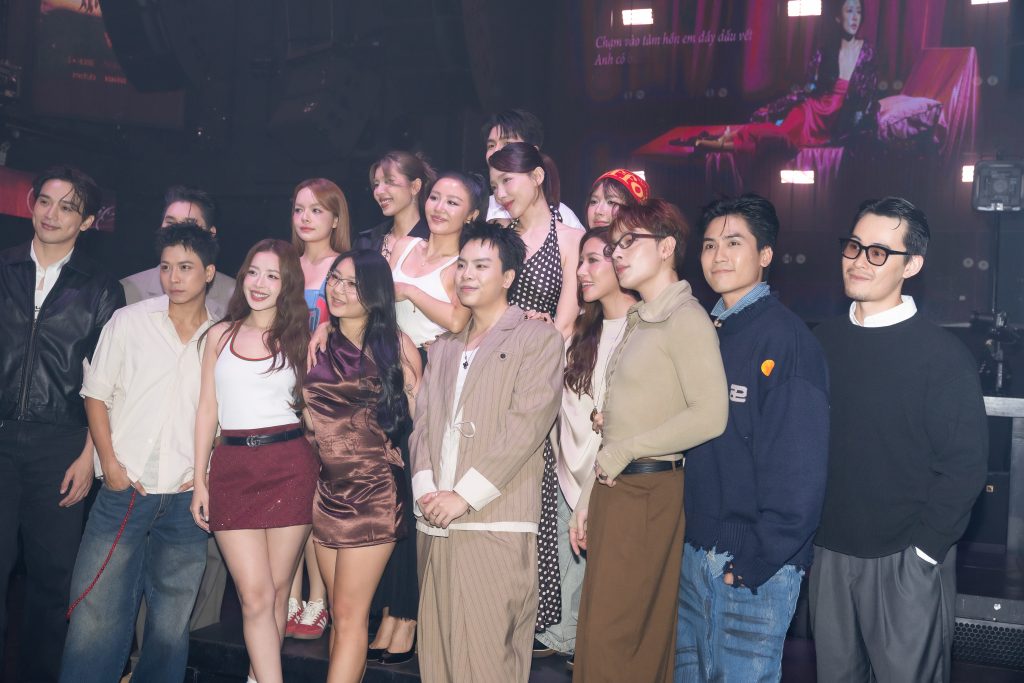 Văn Mai Hương mang hơi thở hiện đại vào album "Giai nhân", Tóc Tiên phải thốt lên: “Đỉnh cao cảm xúc”- Ảnh 6. Văn Mai Hương mang hơi thở hiện đại vào album "Giai nhân", Tóc Tiên phải thốt lên: “Đỉnh cao cảm xúc”- Ảnh 6.