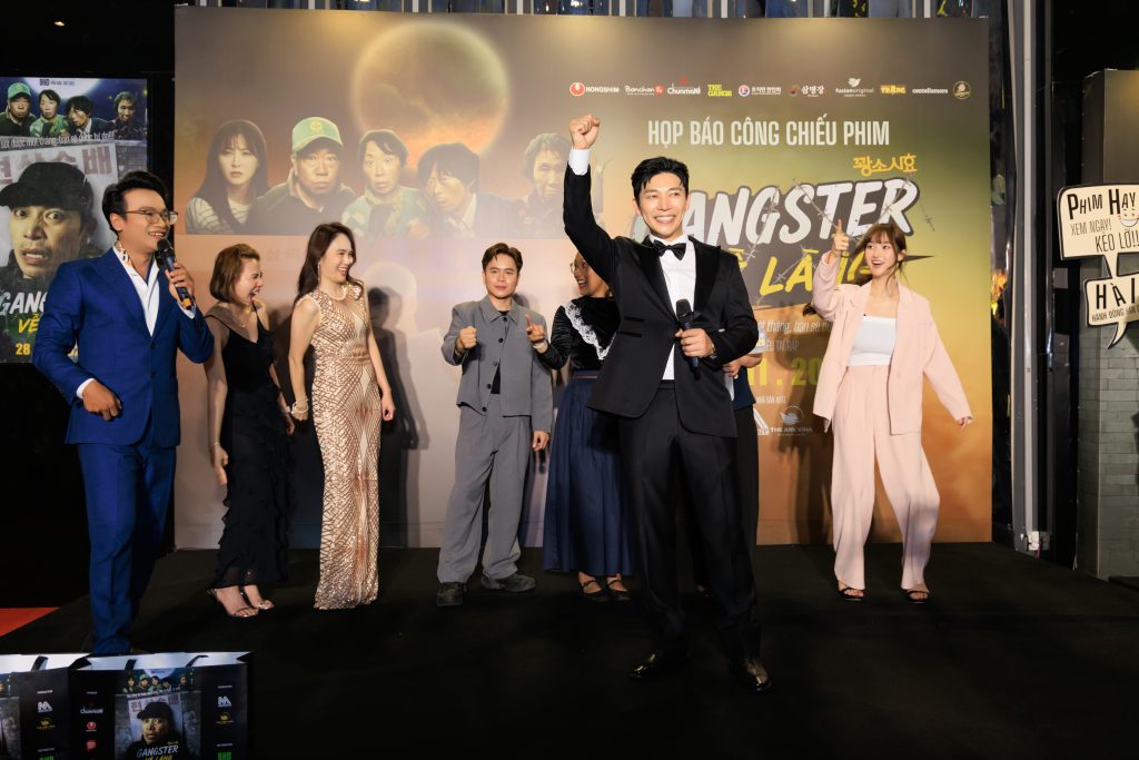 "Hậu duệ mặt trời - Ji Seung Hyun" tái ngộ khán giả Việt Nam trong "Gangster về làng"- Ảnh 4. "Hậu duệ mặt trời - Ji Seung Hyun" tái ngộ khán giả Việt Nam trong "Gangster về làng"- Ảnh 4.