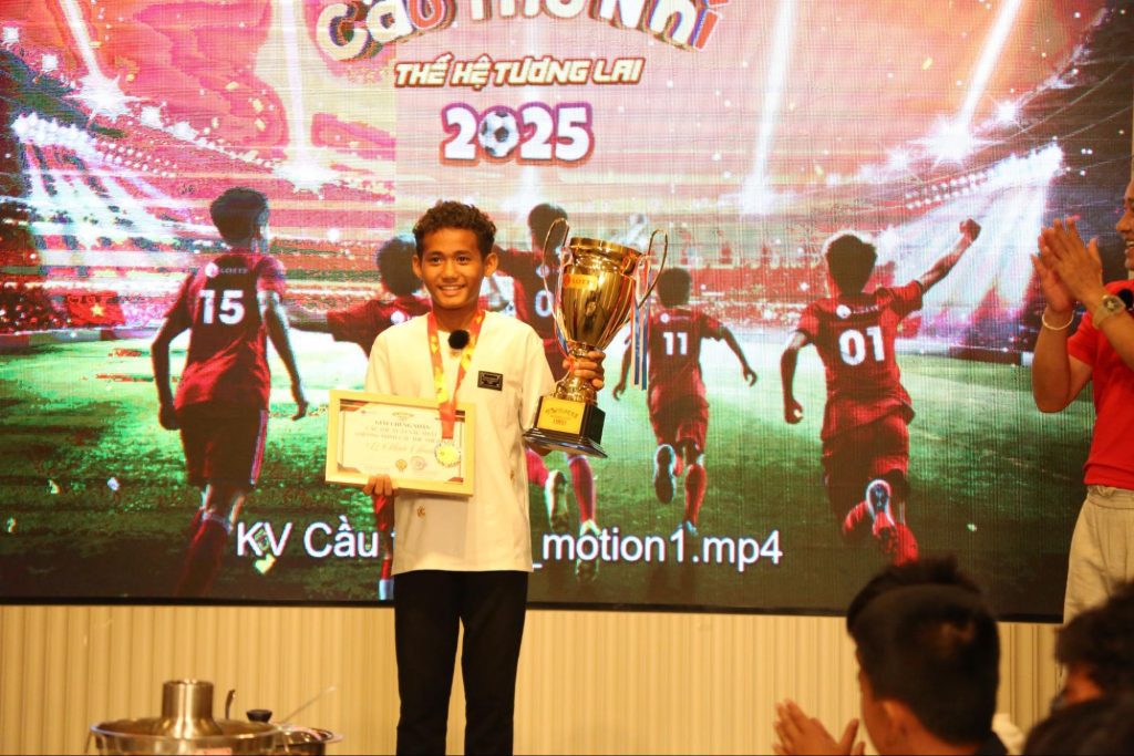 HLV Kim Sang Sik d&agrave;nh t&acirc;m huyết cho Cầu thủ nh&iacute; 2025, kỳ vọng sẽ c&oacute; những Quang Hải - Duy Mạnh trong tương lai- Ảnh 7.