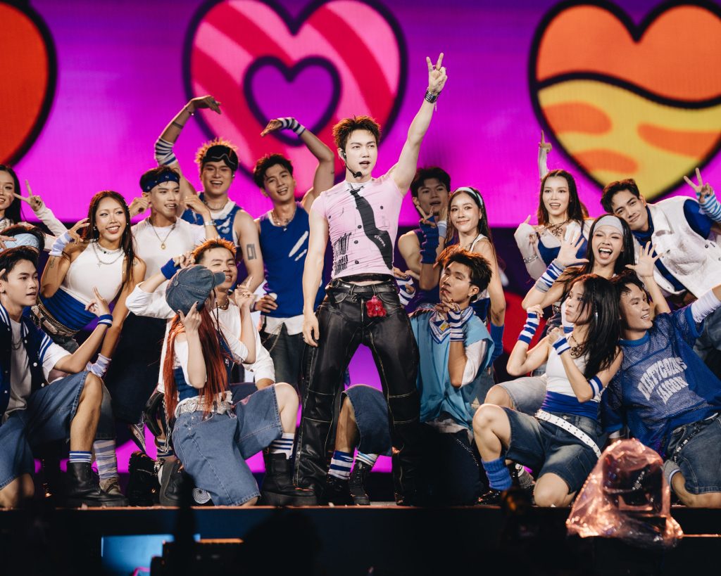 Từ kh&aacute;n giả th&agrave;nh nghệ sĩ ch&iacute;nh, JSOL b&ugrave;ng nổ MBillion với 45 ph&uacute;t tr&igrave;nh diễn đỉnh cao - cả &ldquo;vũ trụ m&egrave;o hồng&rdquo; tập hợp&nbsp;- Ảnh 2.