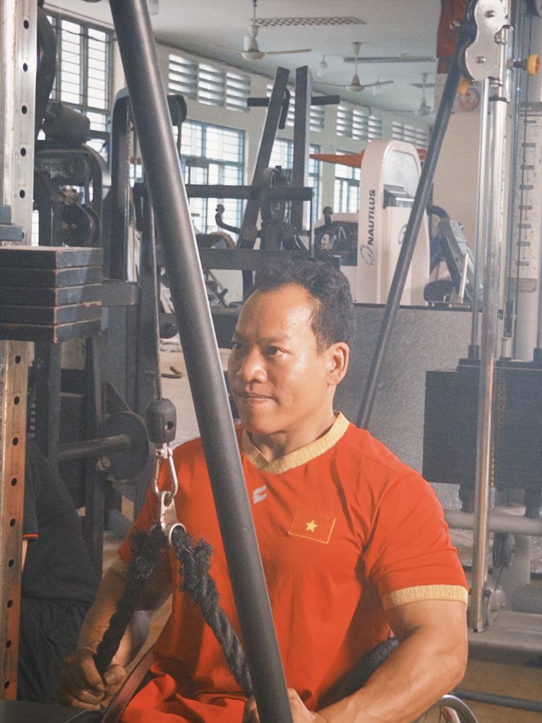 Đo&agrave;n Văn Hậu xuất hiện trong dự &aacute;n &acirc;m nhạc mới của DTAP c&ugrave;ng ca sĩ Ho&agrave;ng B&aacute;ch v&agrave; Phương Thanh- Ảnh 3.