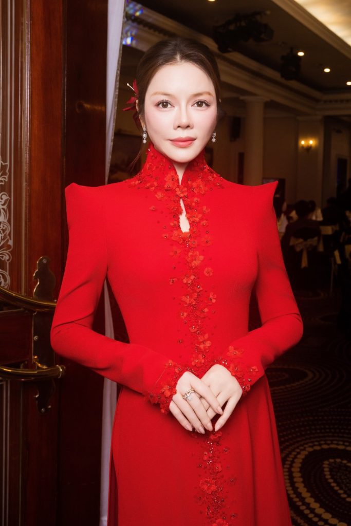 Lý Nhã Kỳ ghi dấu ấn tại sự kiện kỷ niệm 75 năm quan hệ ngoại giao Việt Nam – Romania tại TP.HCM- Ảnh 1. Lý Nhã Kỳ ghi dấu ấn tại sự kiện kỷ niệm 75 năm quan hệ ngoại giao Việt Nam – Romania tại TP.HCM- Ảnh 1.