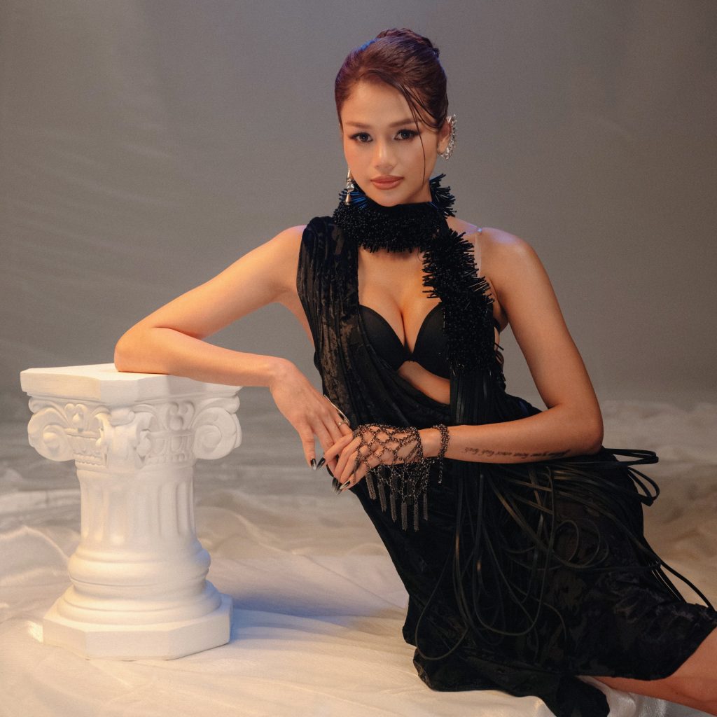 &Aacute; hậu Miss Grand Vietnam - Hellen Thu Hiền ra mắt MV, khẳng định sự nghi&ecirc;m t&uacute;c với con đường &acirc;m nhạc- Ảnh 5.