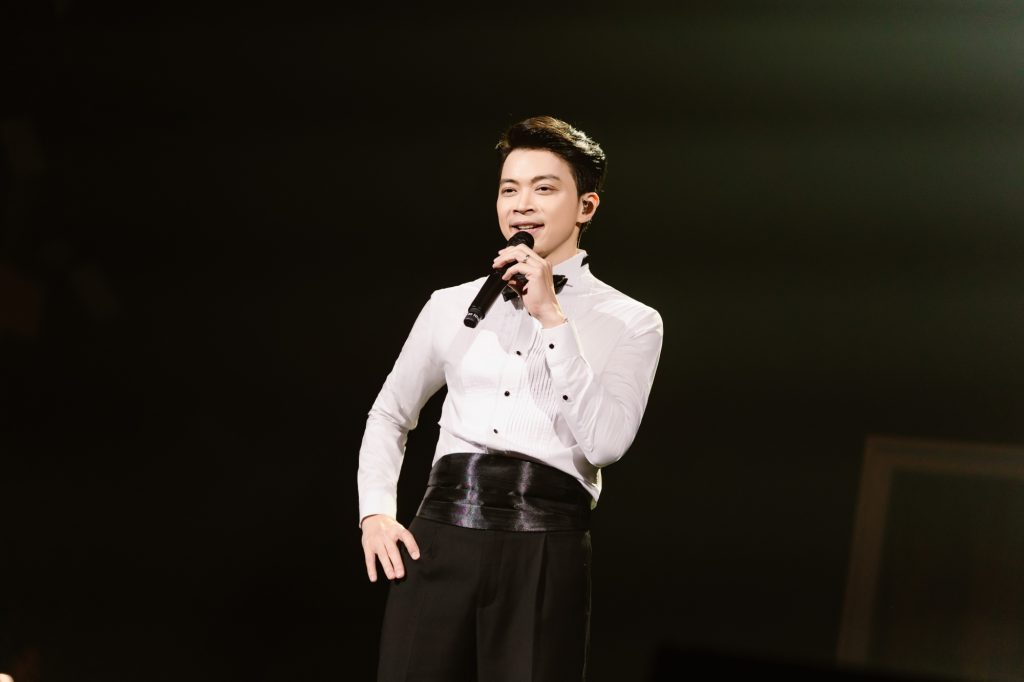 Hương Tr&agrave;m &ldquo;đốt ch&aacute;y&rdquo; s&acirc;n khấu, NSND Tấn Minh, Ho&agrave;ng Quy&ecirc;n hội ngộ L&acirc;n Nh&atilde; tại "NH&Atilde; CONCERT"- Ảnh 3.