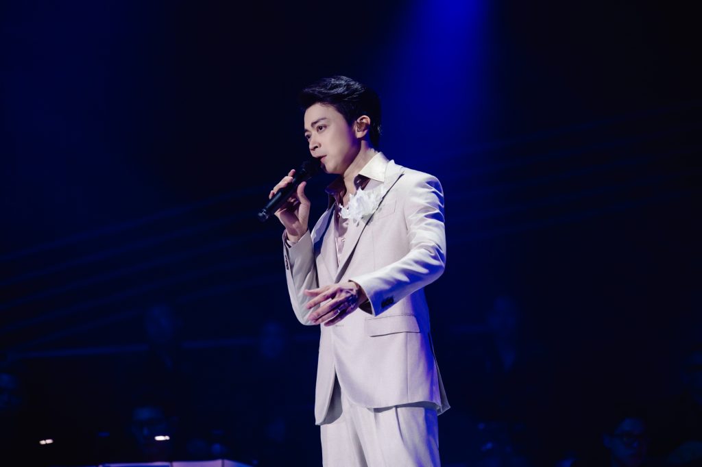 Hương Tr&agrave;m &ldquo;đốt ch&aacute;y&rdquo; s&acirc;n khấu, NSND Tấn Minh, Ho&agrave;ng Quy&ecirc;n hội ngộ L&acirc;n Nh&atilde; tại "NH&Atilde; CONCERT"- Ảnh 4.