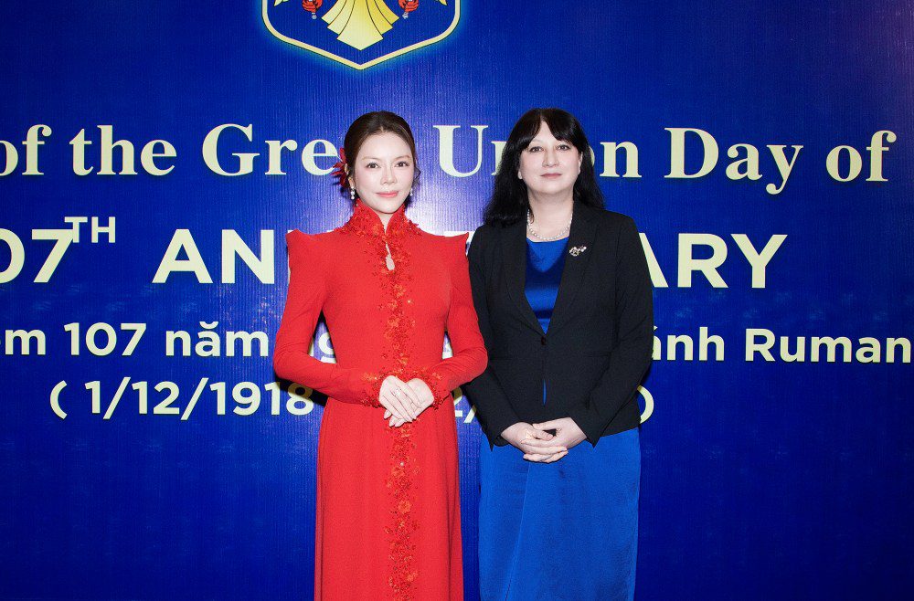 Lý Nhã Kỳ ghi dấu ấn tại sự kiện kỷ niệm 75 năm quan hệ ngoại giao Việt Nam – Romania tại TP.HCM- Ảnh 3. Lý Nhã Kỳ ghi dấu ấn tại sự kiện kỷ niệm 75 năm quan hệ ngoại giao Việt Nam – Romania tại TP.HCM- Ảnh 3.