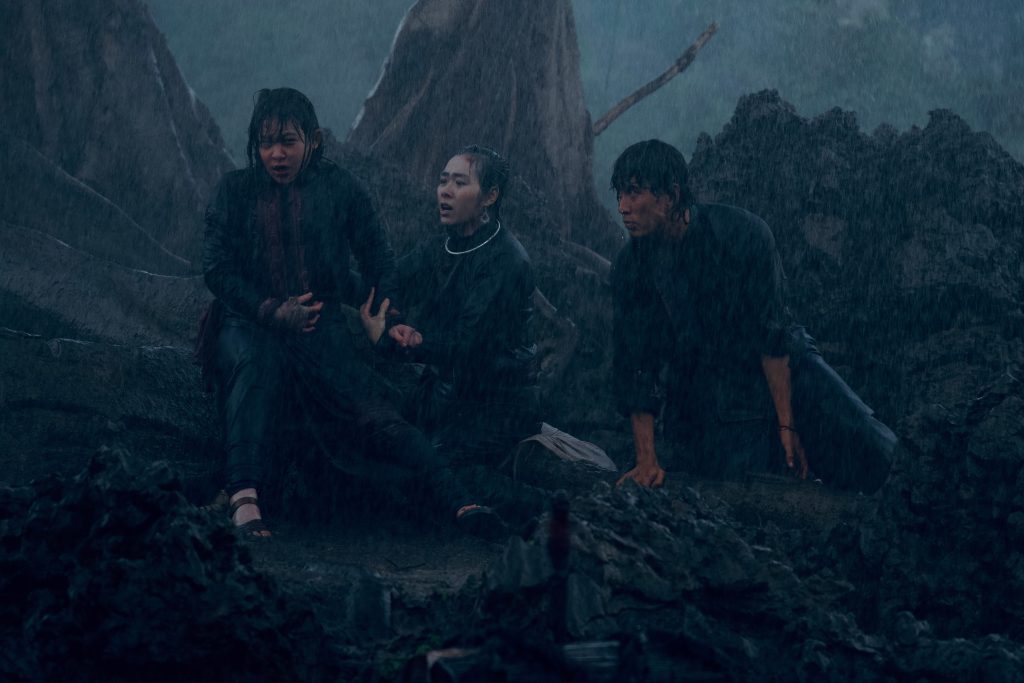 Sau "Con kể ba nghe", Kiều Minh Tuấn t&aacute;i hợp đạo diễn Đỗ Quốc Trung trong phim kinh dị "Ph&iacute; Ph&ocirc;ng: Quỷ m&aacute;u rừng thi&ecirc;ng"- Ảnh 2.