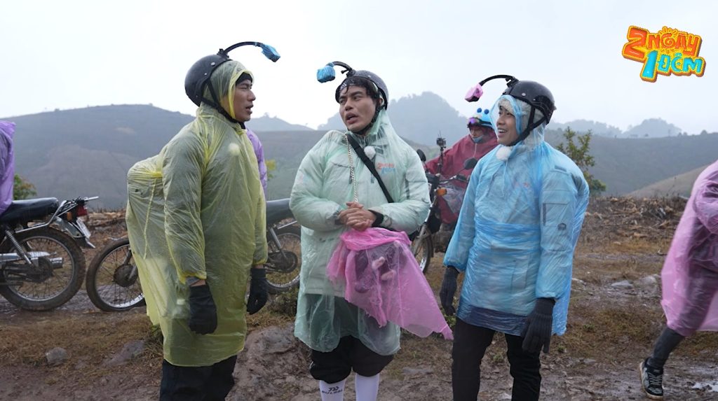 Kiều Minh Tuấn bật chế độ "rối loạn ng&ocirc;n ngữ", Dương L&acirc;m đam m&ecirc; quay vlog bất chấp địa h&igrave;nh tại "2 ng&agrave;y 1 đ&ecirc;m"- Ảnh 3.