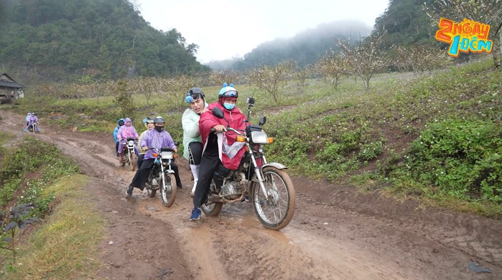 Kiều Minh Tuấn bật chế độ "rối loạn ng&ocirc;n ngữ", Dương L&acirc;m đam m&ecirc; quay vlog bất chấp địa h&igrave;nh tại "2 ng&agrave;y 1 đ&ecirc;m"- Ảnh 4.