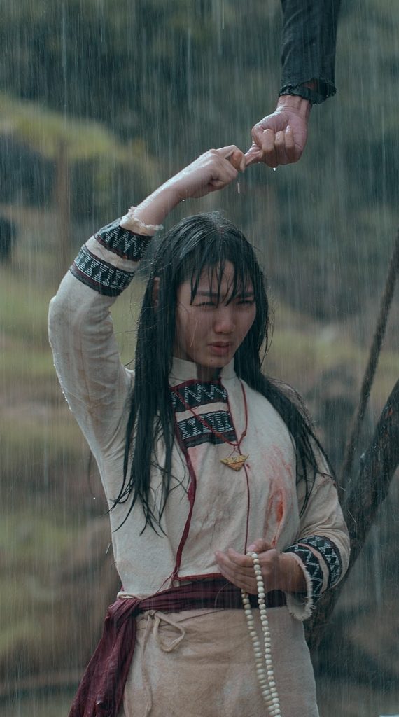 Sau "Con kể ba nghe", Kiều Minh Tuấn t&aacute;i hợp đạo diễn Đỗ Quốc Trung trong phim kinh dị "Ph&iacute; Ph&ocirc;ng: Quỷ m&aacute;u rừng thi&ecirc;ng"- Ảnh 6.