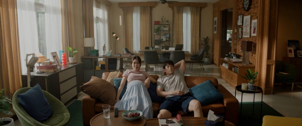 Thái Lan tiếp tục khai thác hình tượng “nhà ma” đầy ám ảnh, "Nhà trấn quỷ" tung teaser trailer rợn người- Ảnh 3. Thái Lan tiếp tục khai thác hình tượng “nhà ma” đầy ám ảnh, "Nhà trấn quỷ" tung teaser trailer rợn người- Ảnh 3.