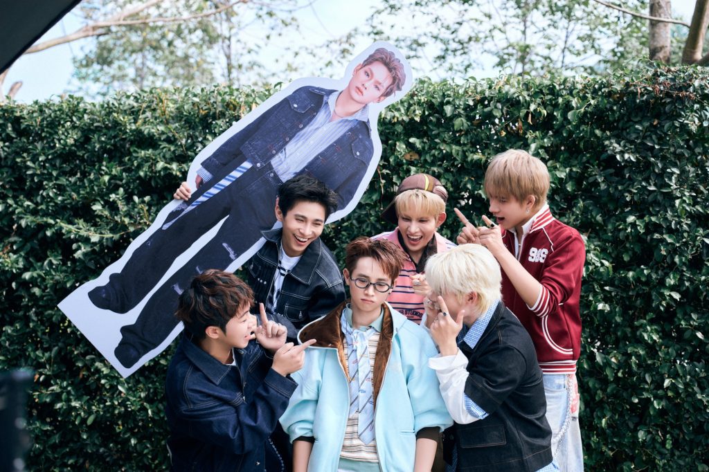 CONGB kết hợp c&ugrave;ng Mason Nguyễn, TEZ v&agrave; d&agrave;n anh trai &ldquo;secret&rdquo;&nbsp;trong MV debut "Nhớ em 8 lần"- Ảnh 3.