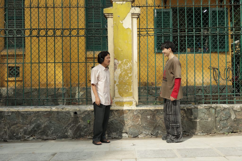 Kh&ocirc;ng c&ograve;n l&agrave; tin đồn, Anh T&uacute; Atus ch&iacute;nh thức trở th&agrave;nh nam ch&iacute;nh phim của Trường Giang - Nh&agrave; ba t&ocirc;i một ph&ograve;ng- Ảnh 6.