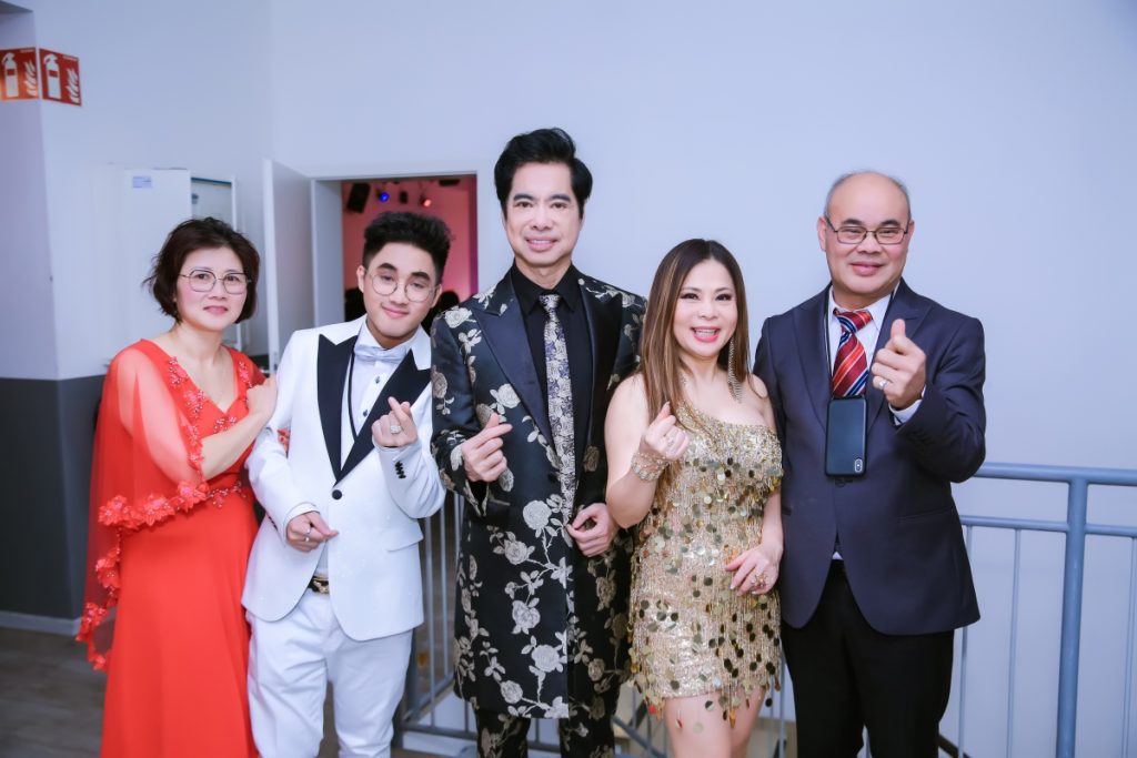 Ngọc Sơn vượt ng&agrave;n kilomet tổ chức liveshow đầu ti&ecirc;n cho học tr&ograve; Anh Đức- Ảnh 1.