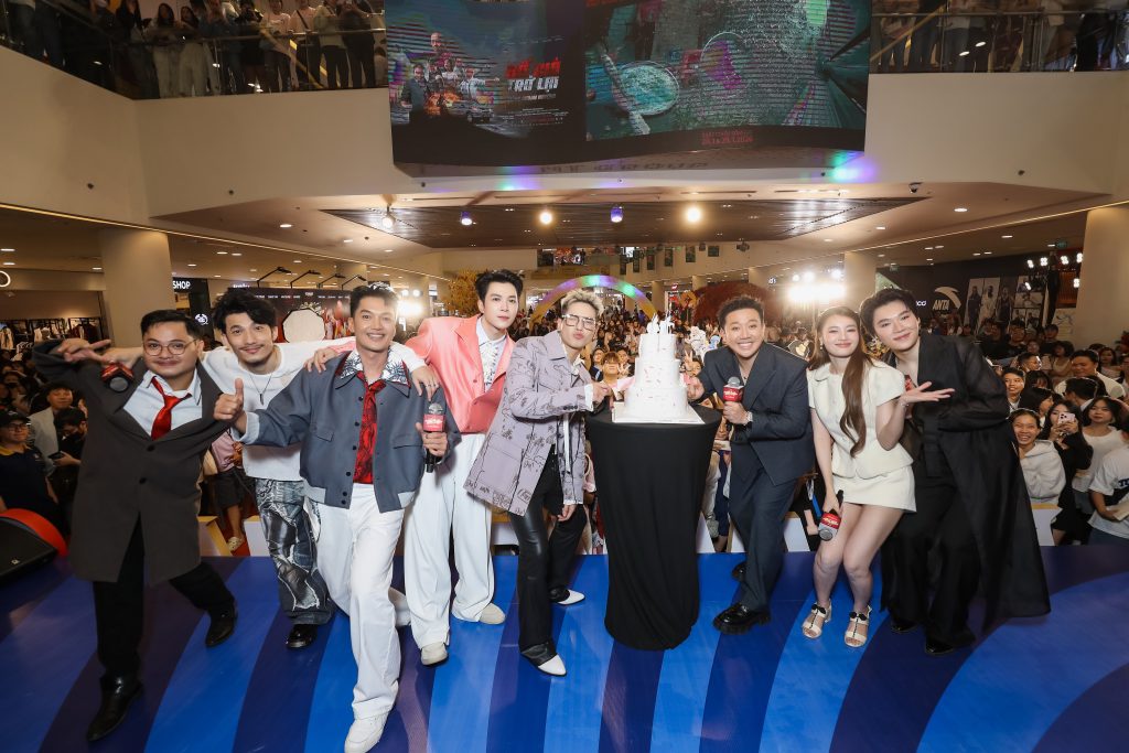 "Running man Vietnam m&ugrave;a 3: Con rối tự do" đạt Top 1 doanh thu ph&ograve;ng v&eacute; ngay ng&agrave;y đầu ra mắt- Ảnh 1.