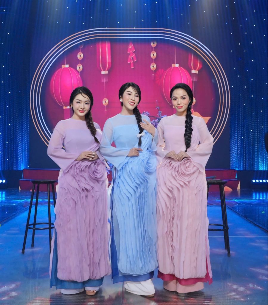 Nh&oacute;m Sen Việt kể c&acirc;u chuyện m&ugrave;a xu&acirc;n bằng &acirc;m nhạc, ra mắt MV &ldquo;Đoản kh&uacute;c ca xu&acirc;n&rdquo; mừng Tết 2026- Ảnh 3.