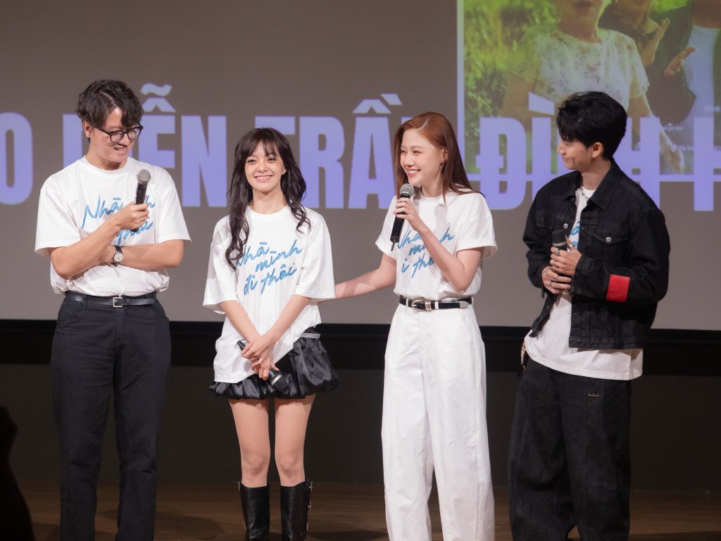 Uyển &Acirc;n - Đo&agrave;n Thế Vinh c&ugrave;ng d&agrave;n cast &ldquo;Nh&agrave; m&igrave;nh đi th&ocirc;i&rdquo; đối thoại với sinh vi&ecirc;n về cảm x&uacute;c v&agrave; gia đ&igrave;nh- Ảnh 2.