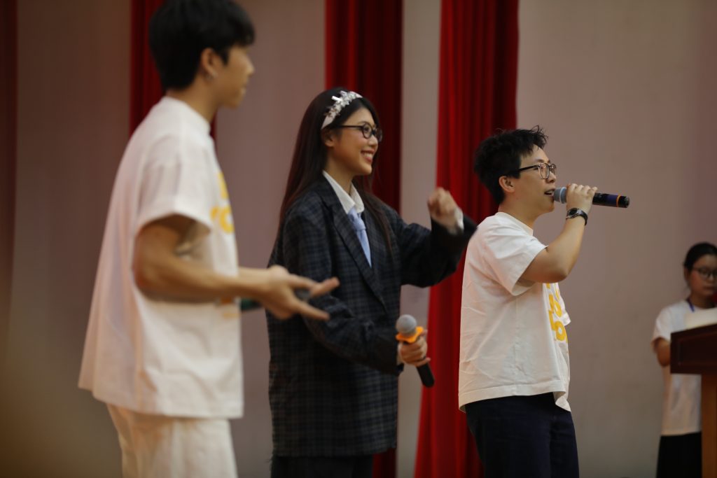 Uyển &Acirc;n - Đo&agrave;n Thế Vinh c&ugrave;ng d&agrave;n cast &ldquo;Nh&agrave; m&igrave;nh đi th&ocirc;i&rdquo; đối thoại với sinh vi&ecirc;n về cảm x&uacute;c v&agrave; gia đ&igrave;nh- Ảnh 4.