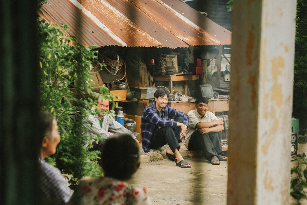 Đ&uacute;ng dịp Tết đến Xu&acirc;n về, Đen tung nhạc về gia đ&igrave;nh như &ldquo;truyền thống&rdquo; sau "Mang tiền về cho mẹ"- Ảnh 6.