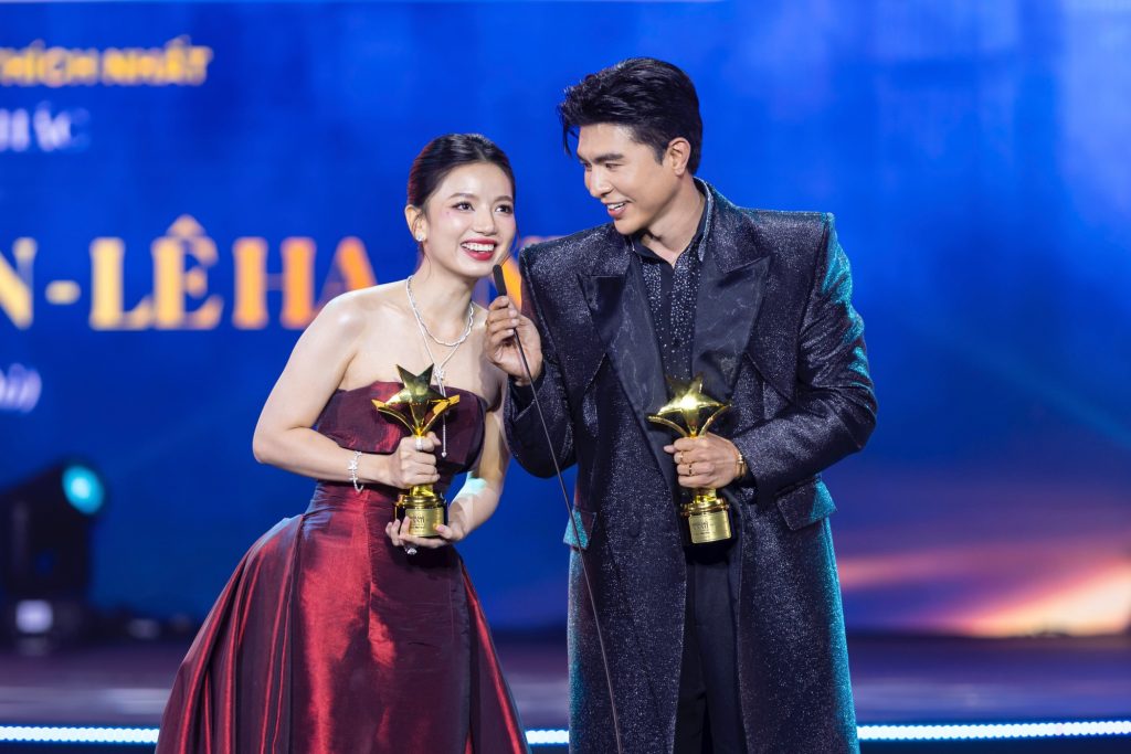 Ng&ocirc;i sao xanh 2025: "Mưa đỏ" thắng lớn, Steven Nguyễn - Đo&agrave;n Thi&ecirc;n &Acirc;n x&uacute;c động ẵm c&uacute;p v&agrave;ng- Ảnh 13.