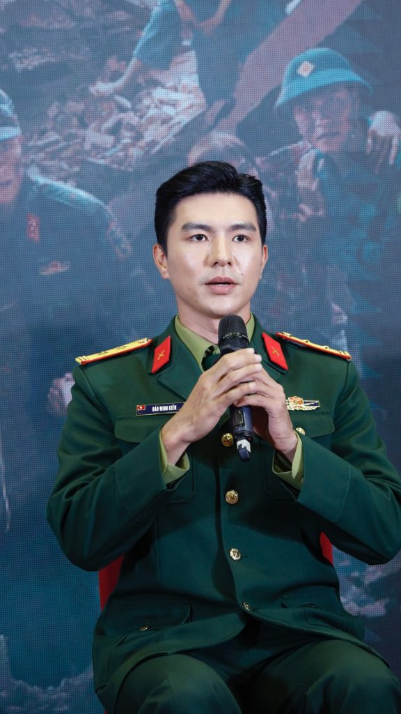 Steven Nguyễn lần đầu đ&oacute;ng chung với Minh Trang trong phim "Kh&ocirc;ng giới hạn"- Ảnh 4.