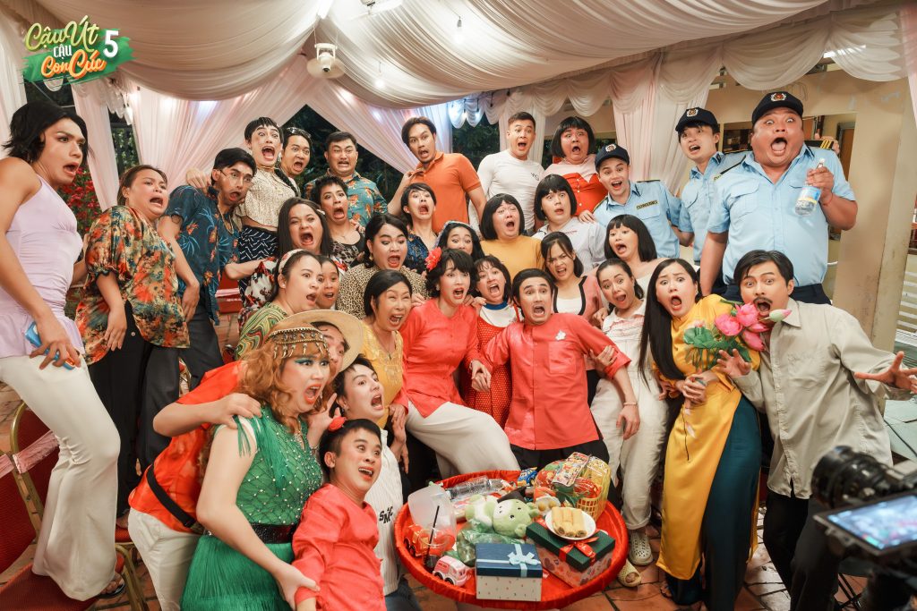 Chuyện lạ c&oacute; thật trong &ldquo;Cậu &Uacute;t cậu con C&uacute;c&rdquo; 5: Diễn vi&ecirc;n v&agrave;o phim m&agrave; kh&ocirc;ng biết m&igrave;nh sẽ đ&oacute;ng vai g&igrave;?- Ảnh 1.