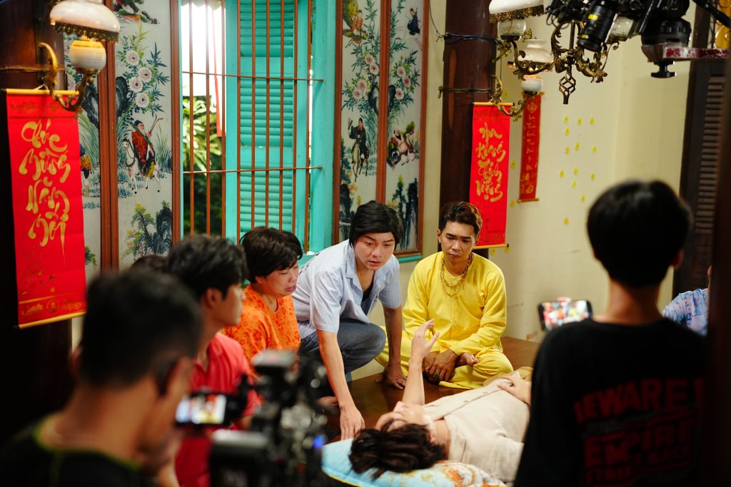 Thu Trang - Tiến Luật trở lại với &ldquo;Tết đến rồi về nh&agrave; th&ocirc;i 9&rdquo;, h&eacute; lộ vai diễn của b&eacute; Andy- Ảnh 4.