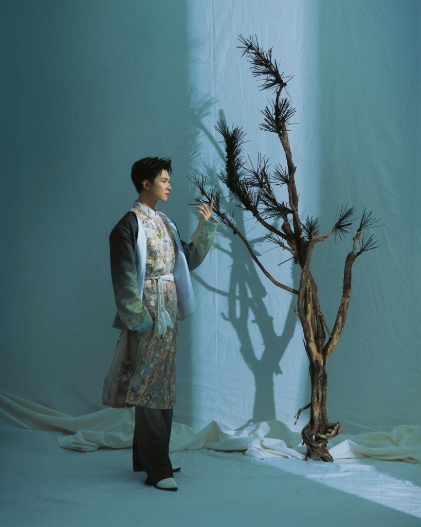 Anh T&uacute; Atus mất 2 năm để nhận lời mời đ&oacute;ng phim Tết của Trường Giang&nbsp;với "Nh&agrave; ba t&ocirc;i một ph&ograve;ng"- Ảnh 5.