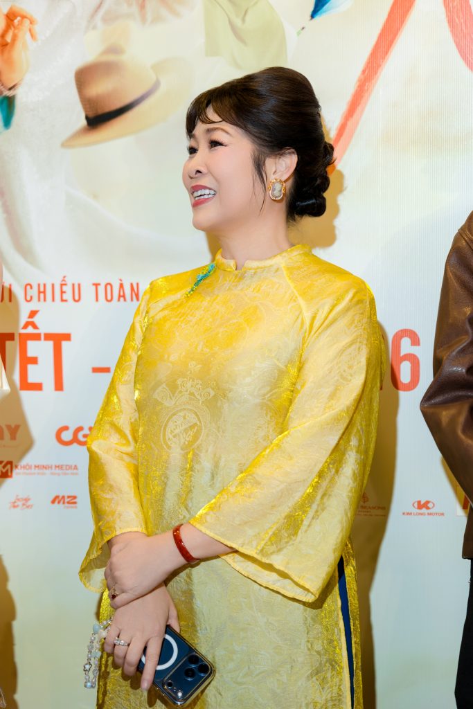 NSND Hồng Vân: "Uyển Ân có thể đối đầu với Trấn Thành được rồi"- Ảnh 9. NSND Hồng Vân: "Uyển Ân có thể đối đầu với Trấn Thành được rồi"- Ảnh 9.