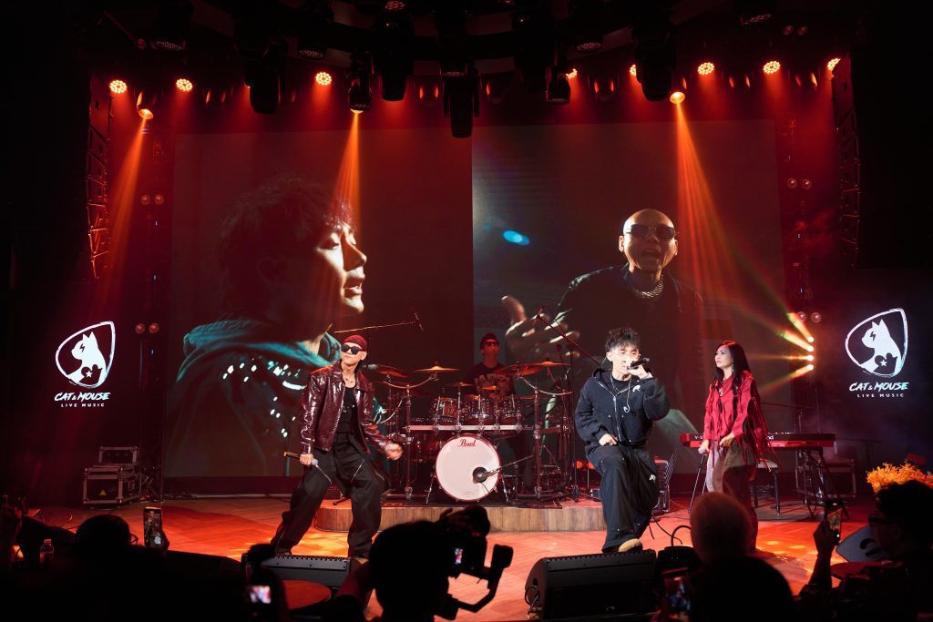 Phan Đinh T&ugrave;ng ra mắt MV &ldquo;Happy New Year&rdquo; &ndash; lời ch&uacute;c năm mới mang tinh thần giao thoa văn h&oacute;a- Ảnh 1.