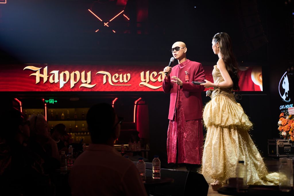Phan Đinh T&ugrave;ng ra mắt MV &ldquo;Happy New Year&rdquo; &ndash; lời ch&uacute;c năm mới mang tinh thần giao thoa văn h&oacute;a- Ảnh 6.