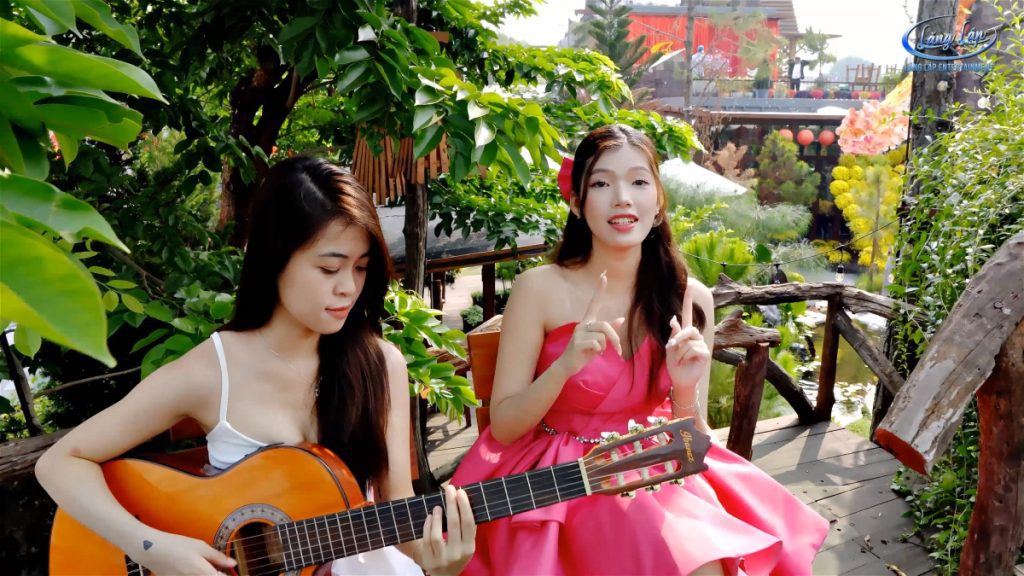 Th&iacute; sinh từng g&acirc;y sốt với chiều cao khủng tại The Voice Kids t&aacute;i xuất bằng MV&nbsp;&ldquo;Hương Tết qu&ecirc; nh&agrave;&rdquo;- Ảnh 3.