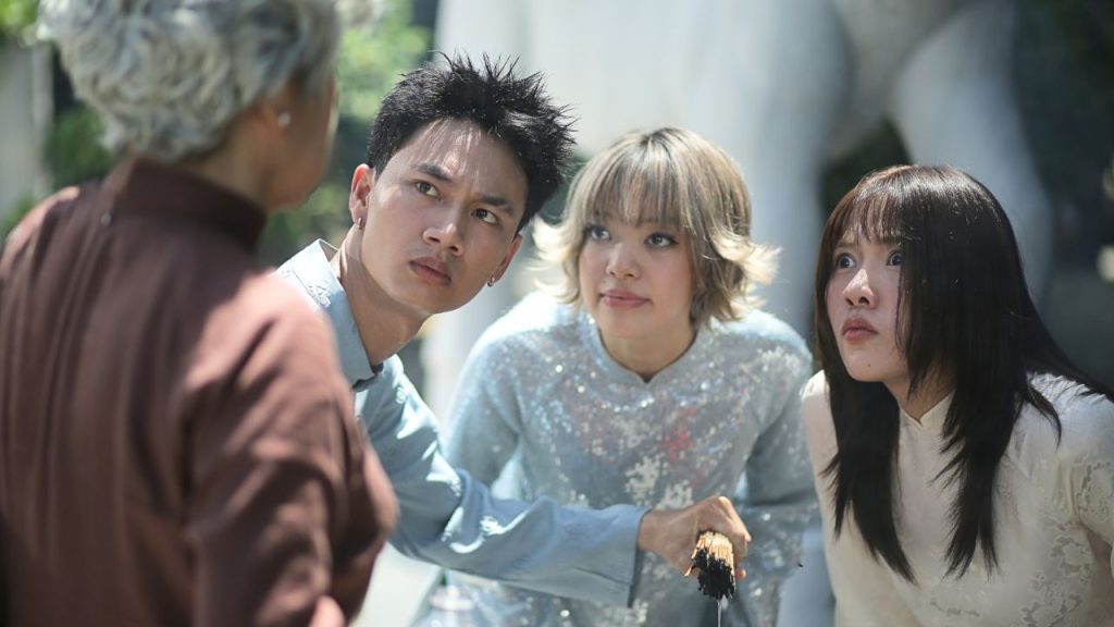 "Nh&agrave; m&igrave;nh đi th&ocirc;i" tung Official Trailer với c&acirc;u chuyện những m&acirc;u thuẫn &acirc;m ỉ trong một gia đ&igrave;nh tưởng như b&igrave;nh thường- Ảnh 1.