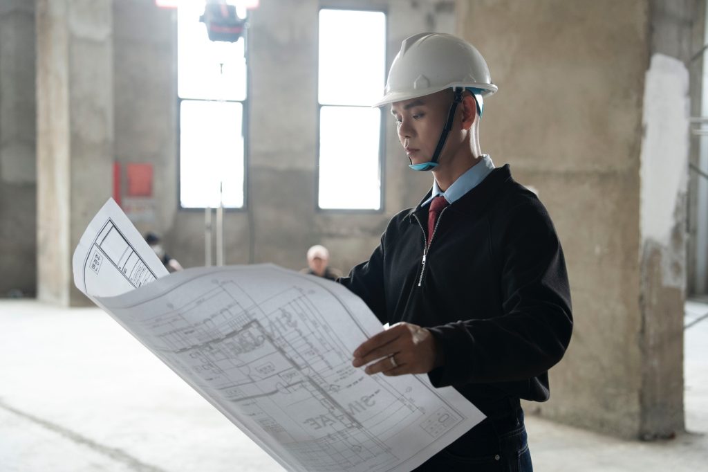 Phan Đinh T&ugrave;ng đầu tư bản phối ấn tượng, MV đầy cảm x&uacute;c khi l&agrave;m mới bản hit "Nước ngo&agrave;i"- Ảnh 4.